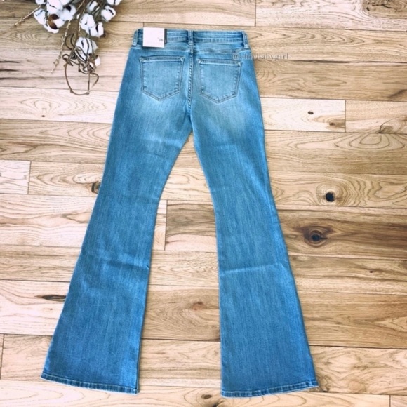 Kancan Mid Rise Flare Bootcut Bellbottoms Light Washed Jeans Multi Sizes NWT - Picture 10 of 15